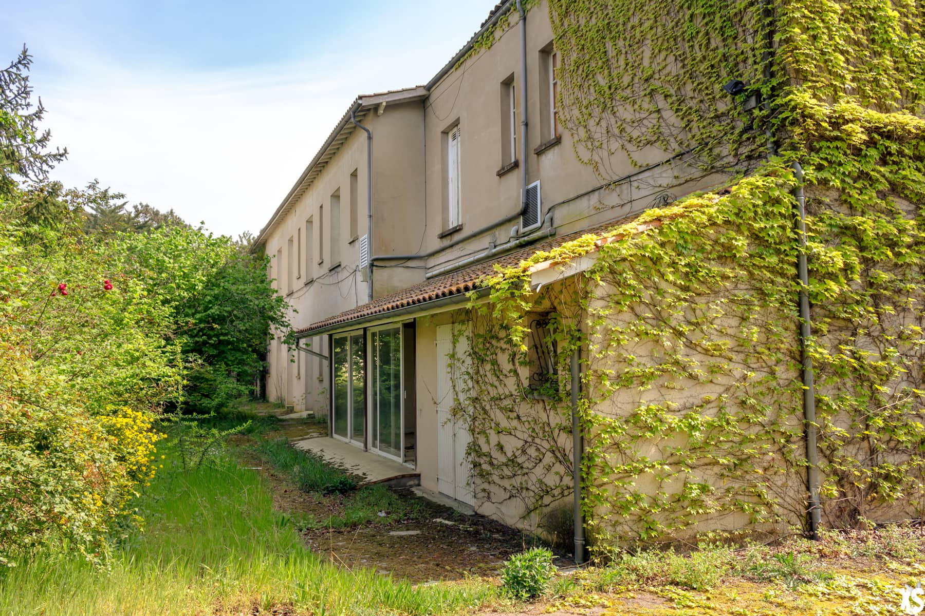 Maison de retraite abandonnée située à Gradignan en Gironde | urbexsession.com/maison-retraite-andrei-tchikatilo | Urbex France Gironde