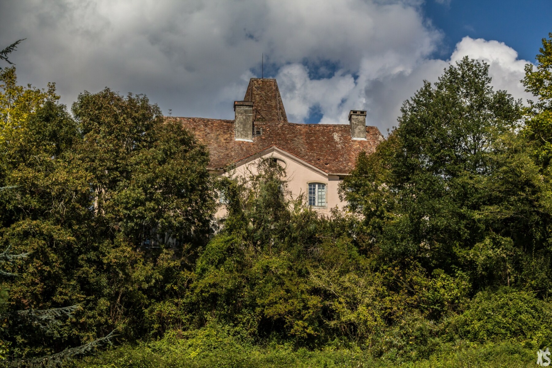 Château reconverti en maison de retraite abandonné en région Aquitaine