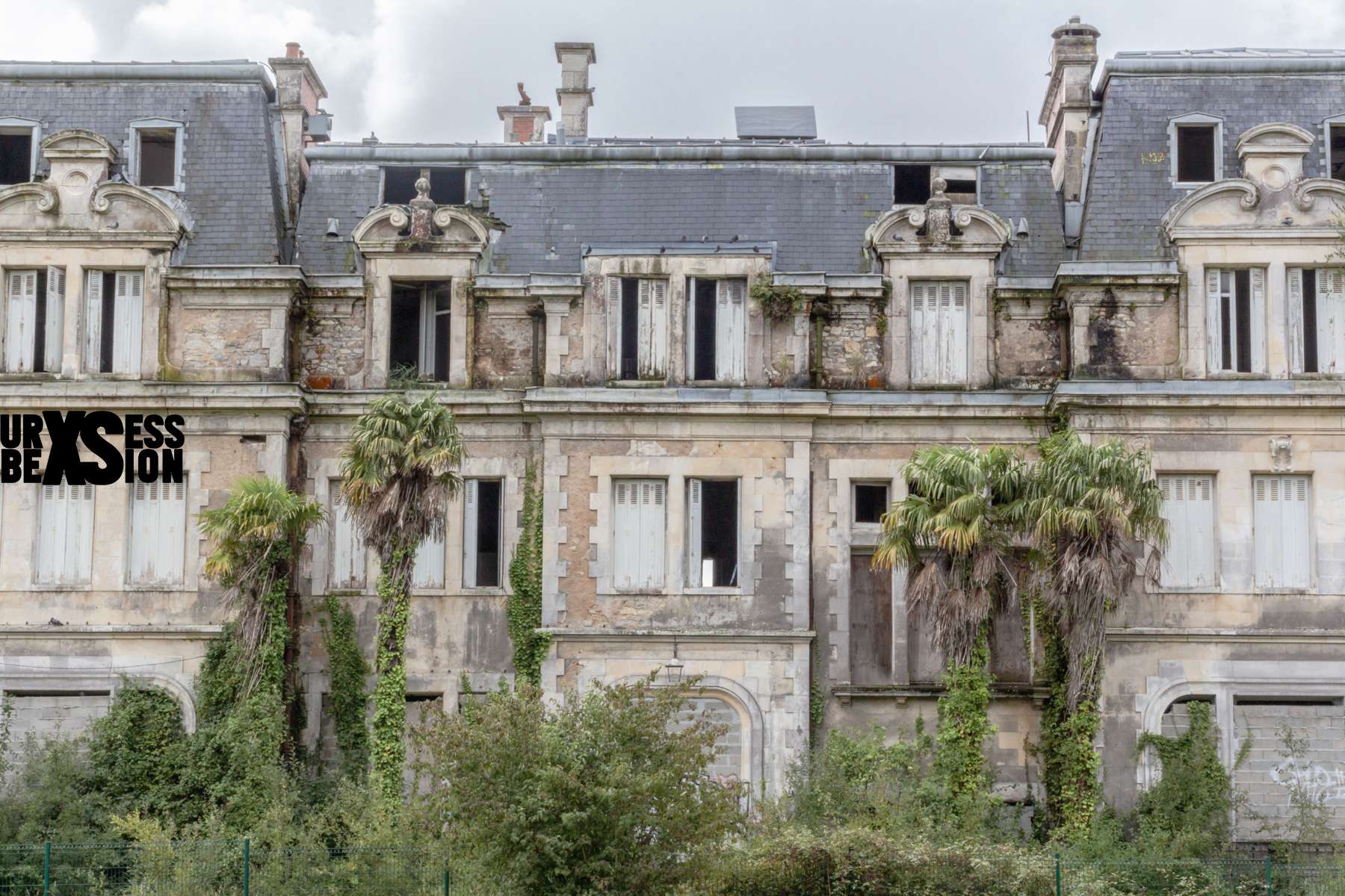 Château abandonné en Aquitaine