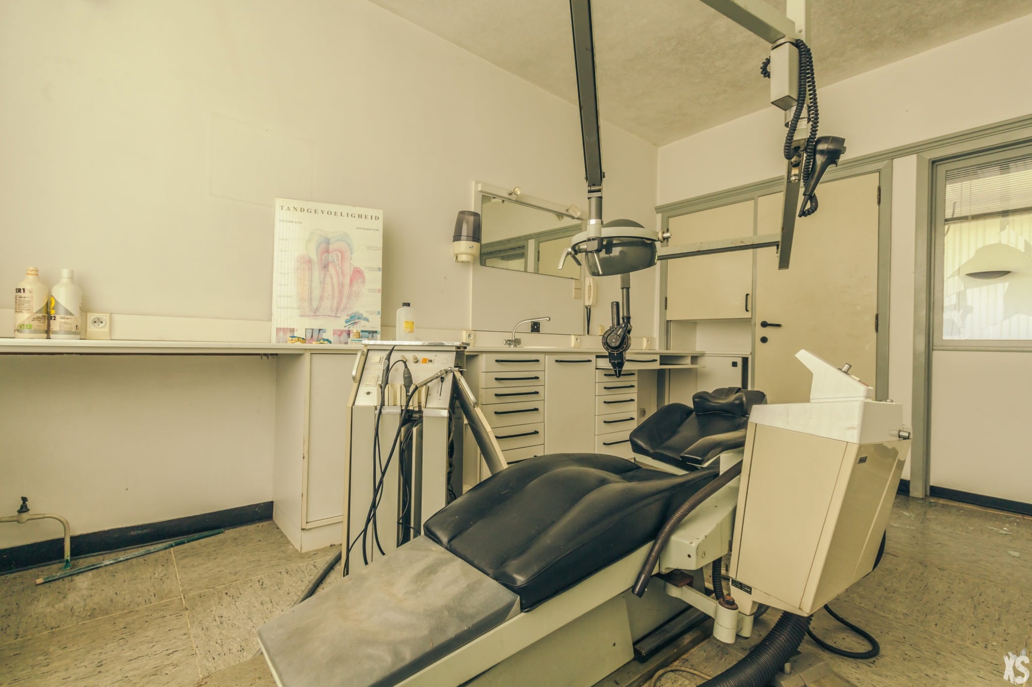 Abandoned Dentist's office - Urbex Belgium